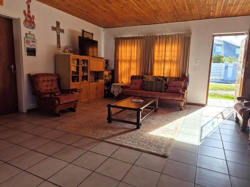 3 Bedroom Property for Sale in Franskraal Western Cape